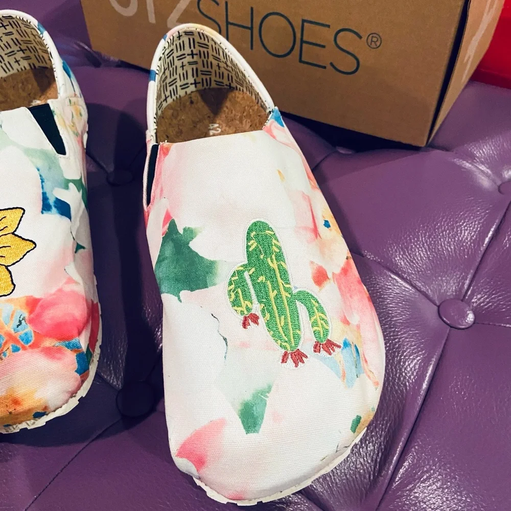 NEW! Otz Shoes Cotton Espadrilles White Floral w/ Sun & Cactus